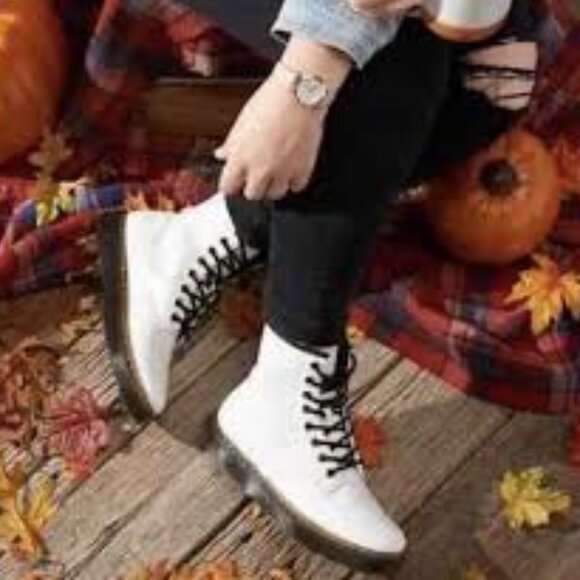 Dr. Martens Zavala White Leather Lace-up Combat Boot, Size 6 (Male 5) - Picture 11 of 11